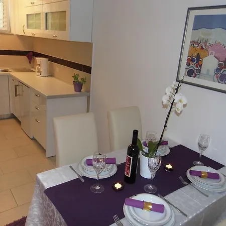 Mirakul Apartment