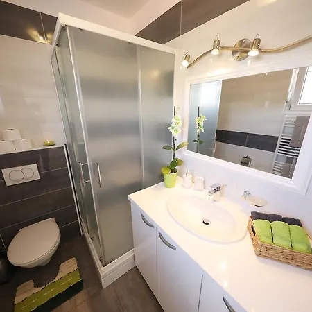 Mirakul アパート ザダル