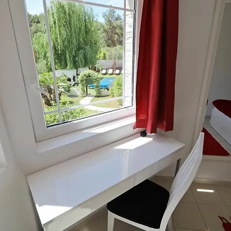 Mirakul Apartment