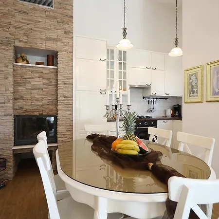 Mirakul Apartment *