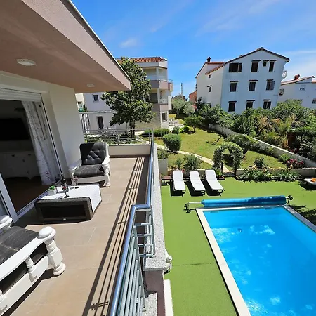 アパート Mirakul