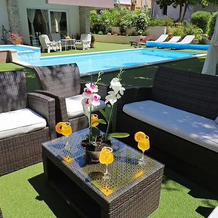 Mirakul Apartment *