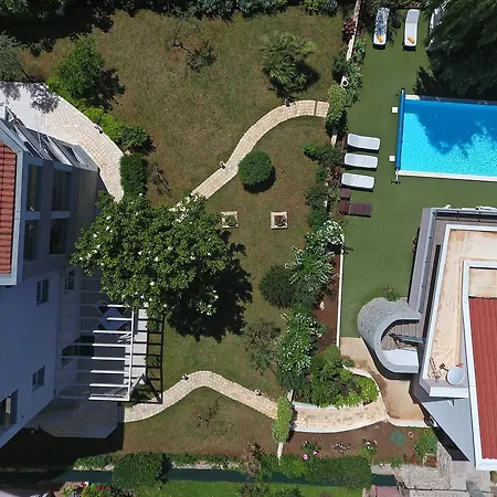 アパート Mirakul ザダル