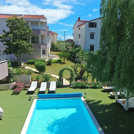 Mirakul アパート