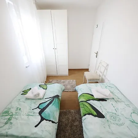 Mirakul Apartment